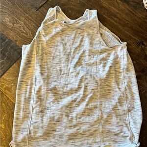 Lululemon workout tank size 4
